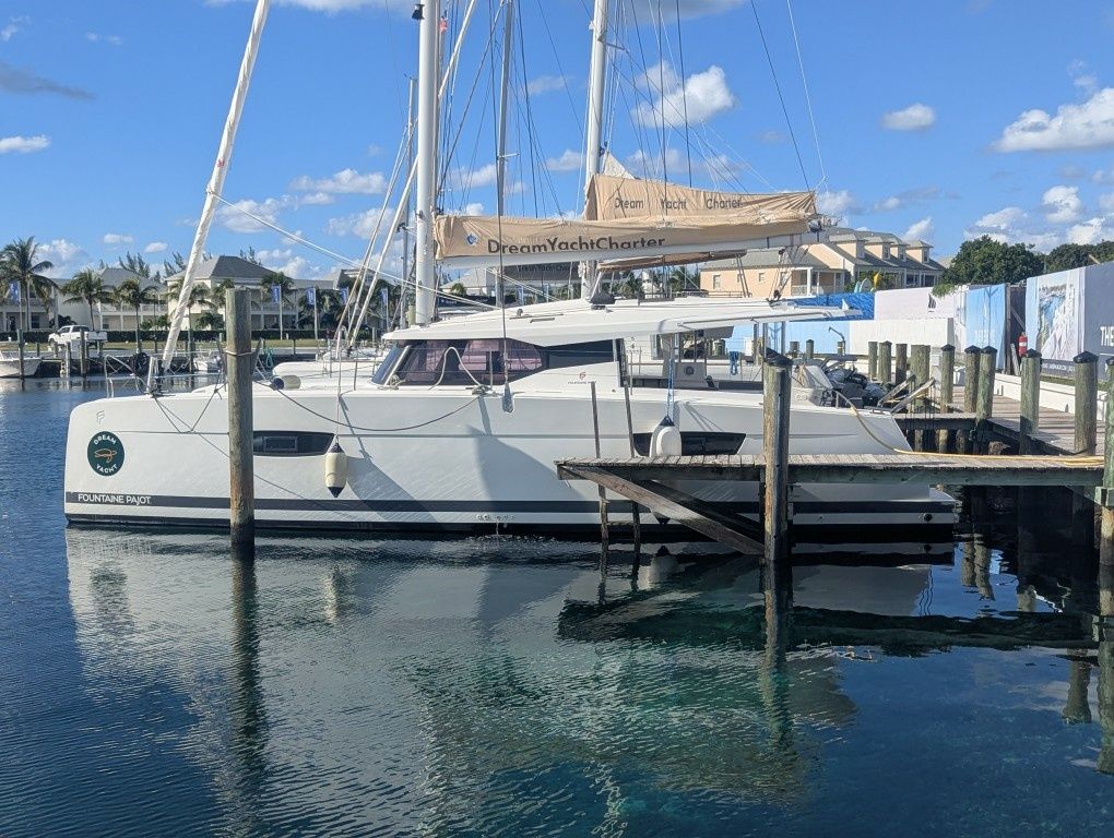 Fountaine Pajot Astrea 42 | Eden Blue