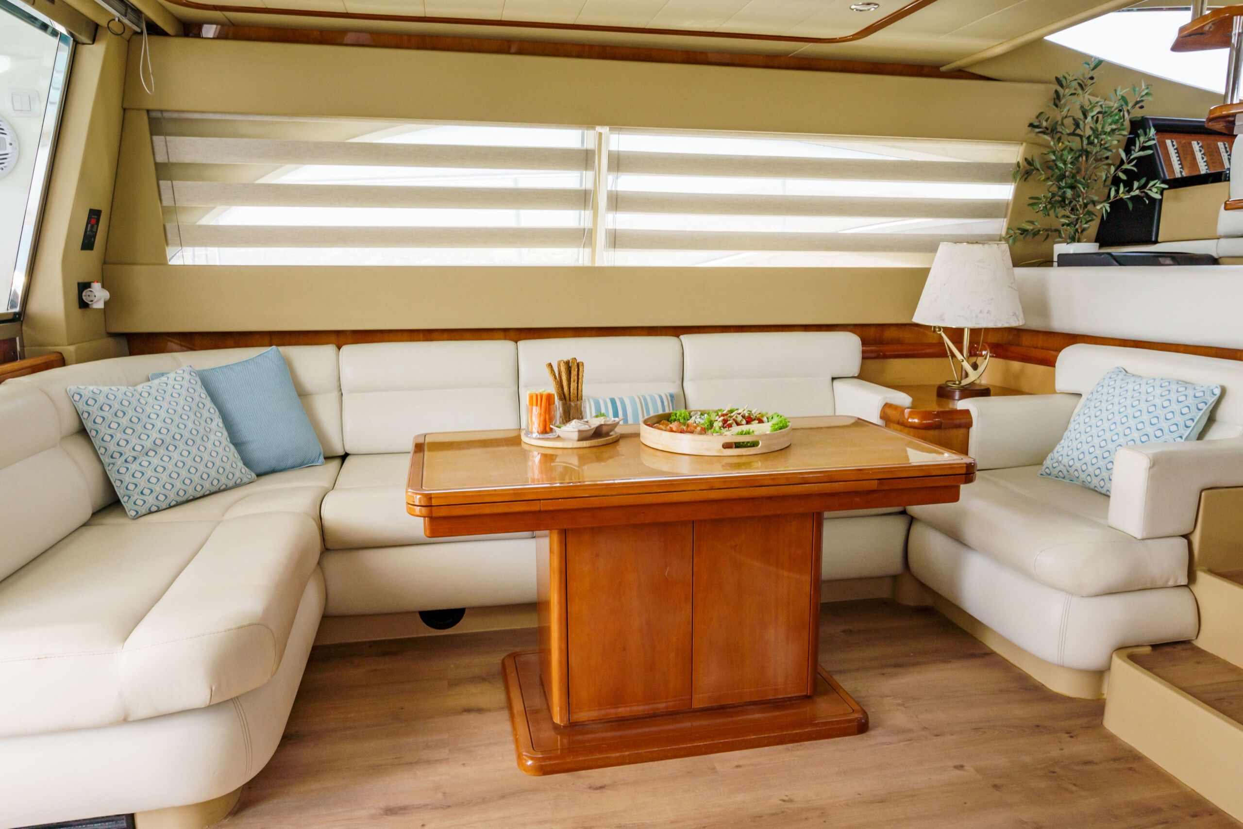 Ferretti 591 | Esperance 3