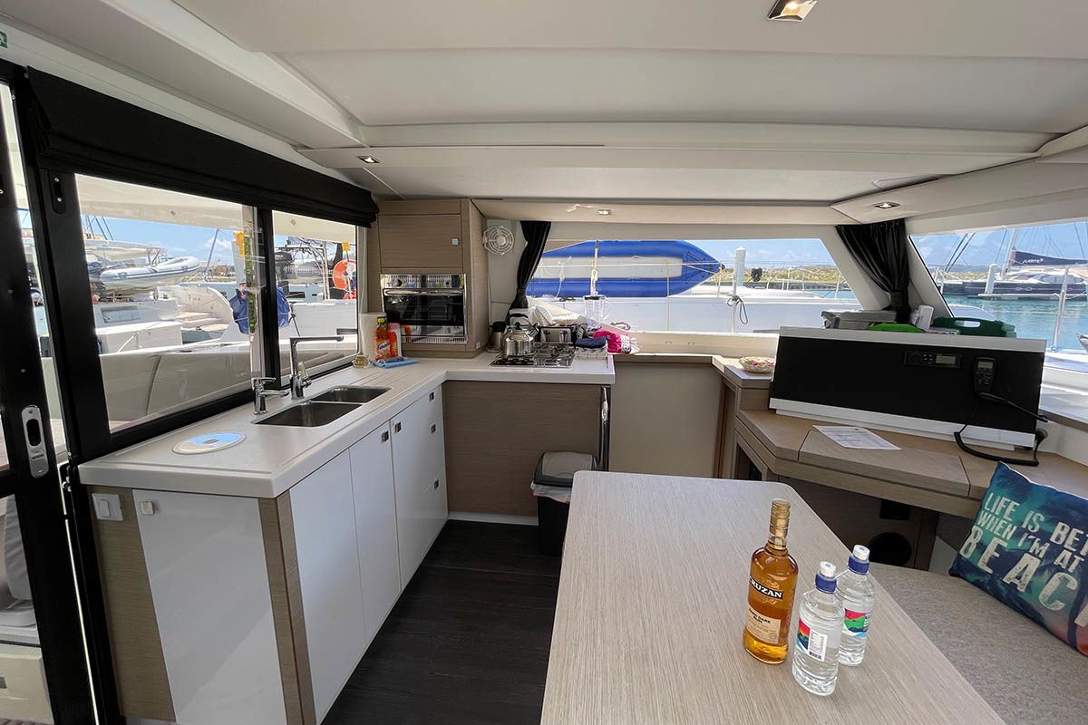 Fountaine Pajot Lucia 40 | Jaxnjoe Com