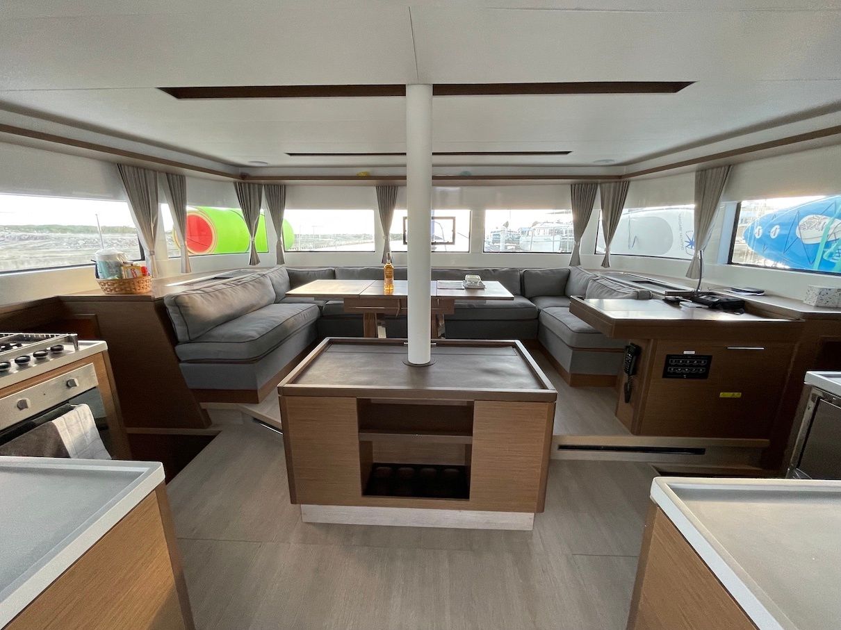 Lagoon 50 | CU Sailing