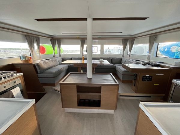 Lagoon 50 | CU Sailing