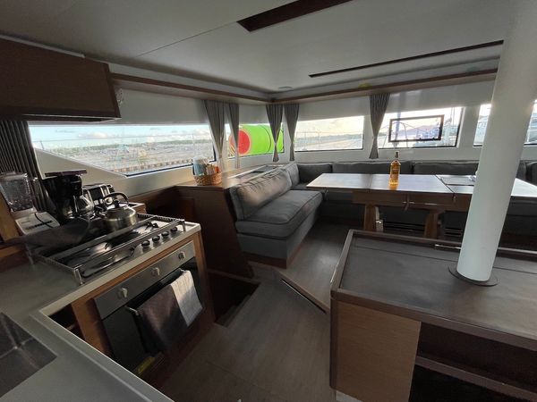 Lagoon 50 | CU Sailing