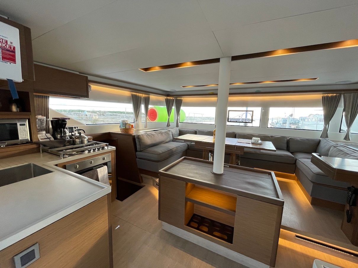 Lagoon 50 | CU Sailing