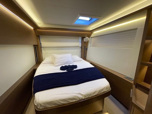 Lagoon 50 | CU Sailing