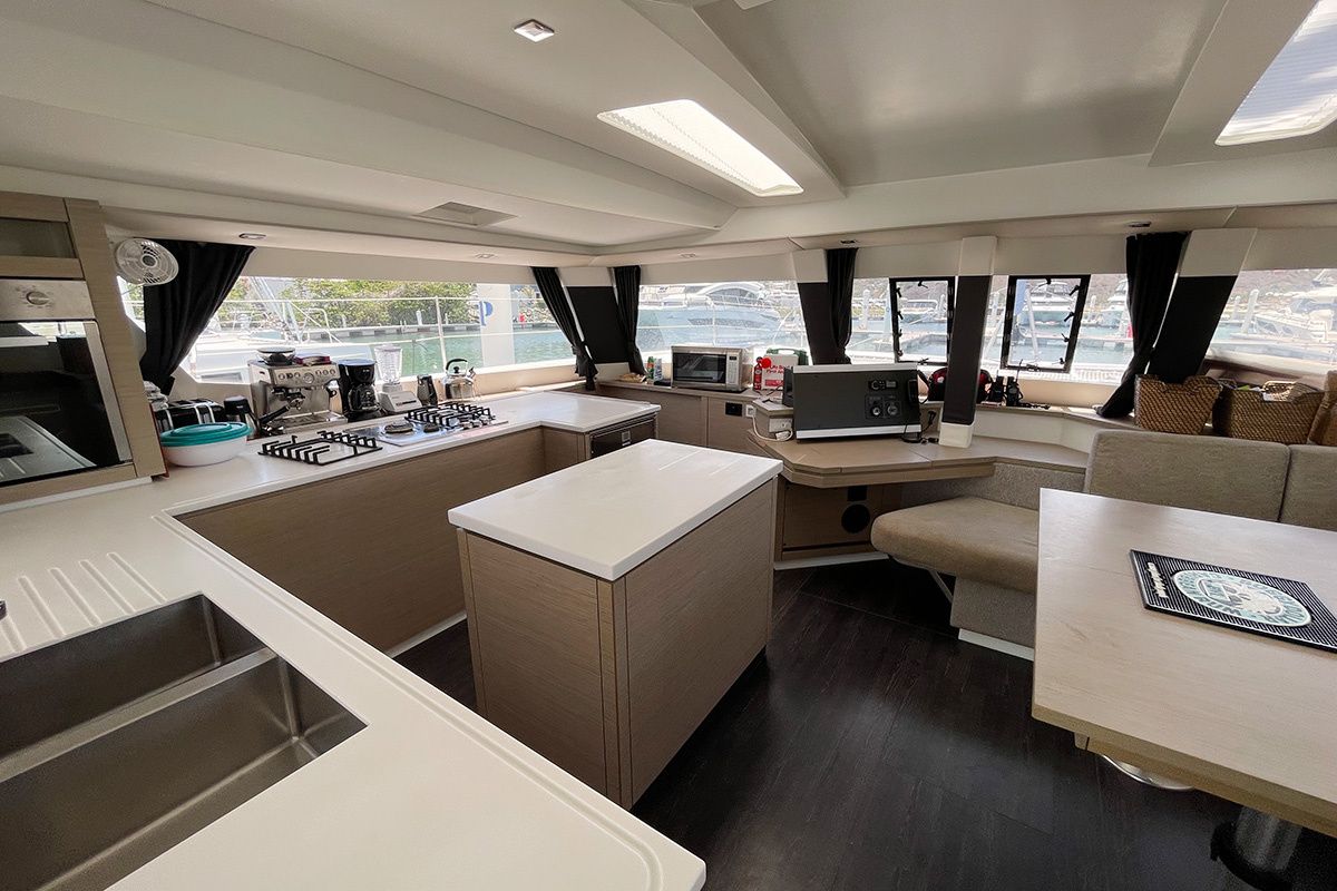 Fountaine Pajot Saba 50 | Good Vibrations