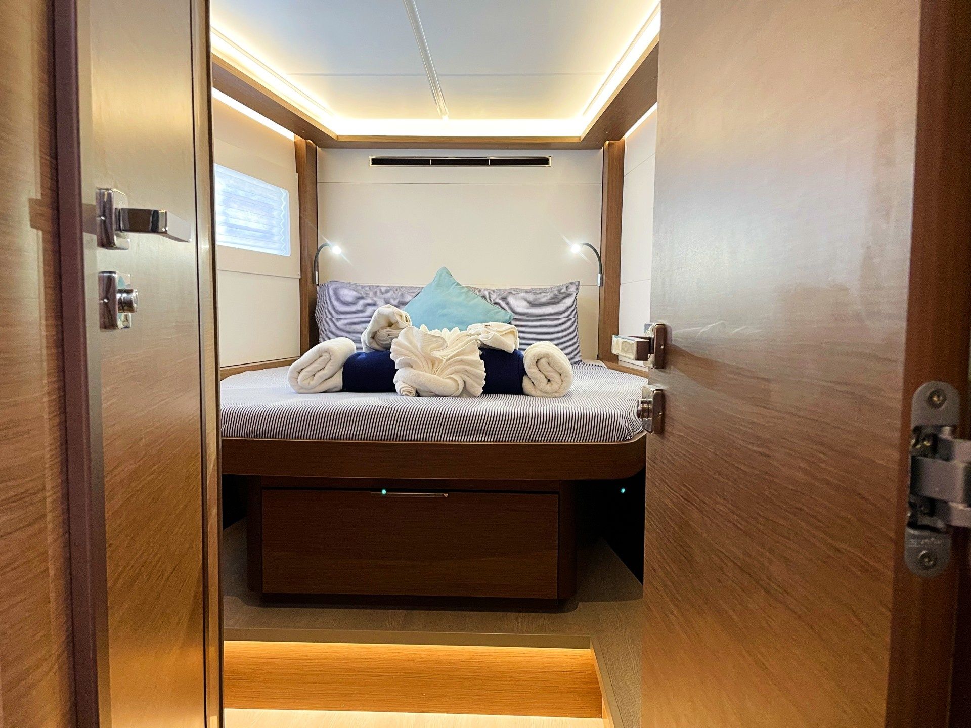 Lagoon 46 | Island Wings