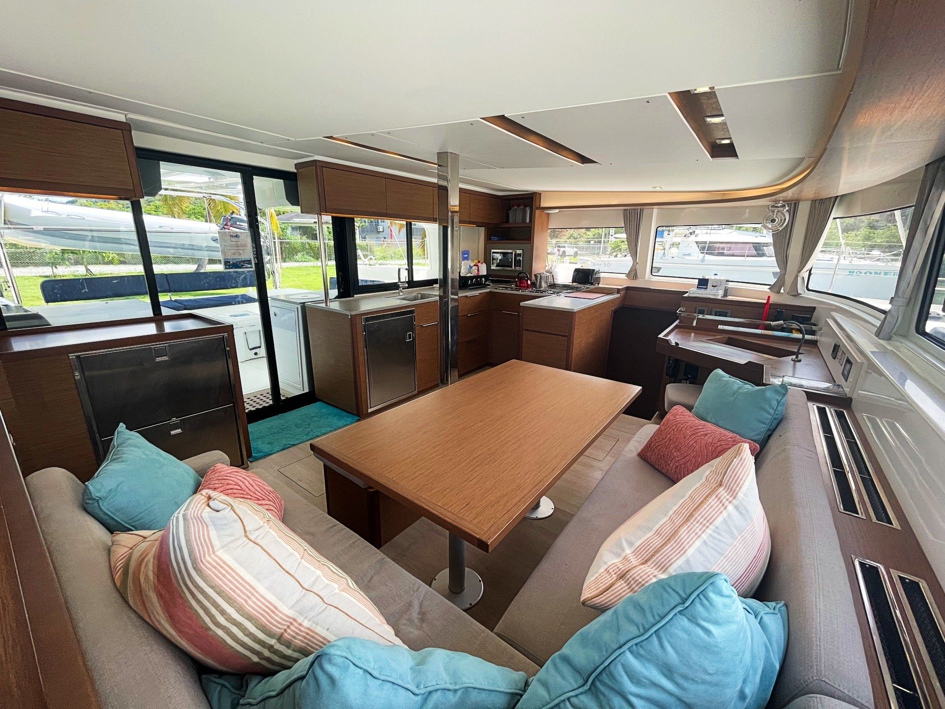 Lagoon 46 | Island Wings