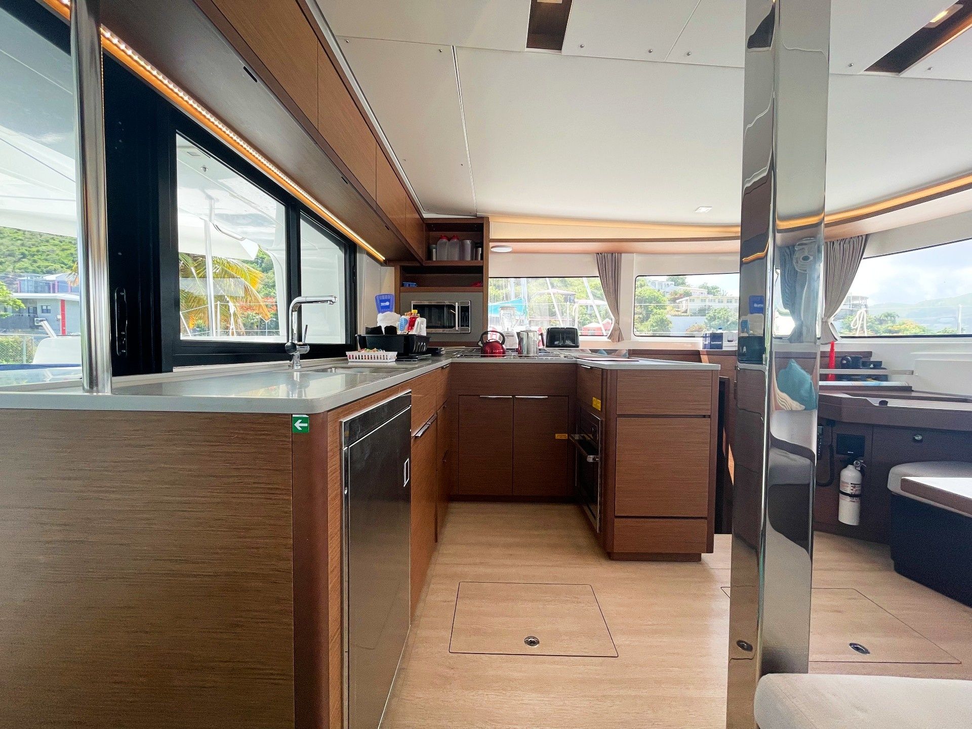 Lagoon 46 | Island Wings