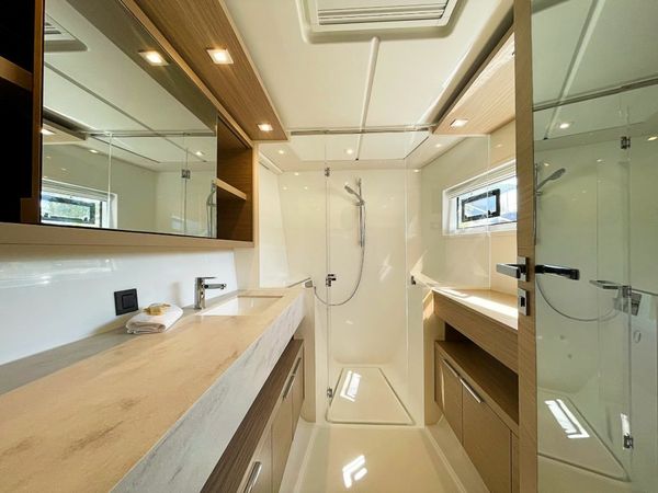 Lagoon 46 | Island Wings