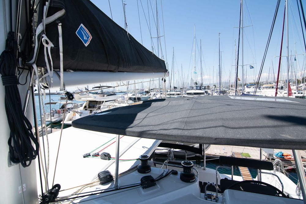 Lagoon 42 | Blue Trident