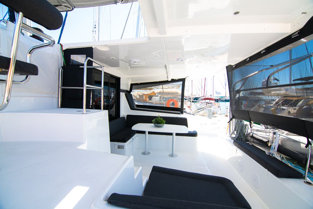 Lagoon 42 | Blue Trident