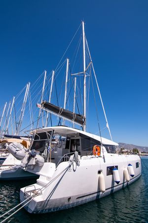 Lagoon 42 | Blue Trident