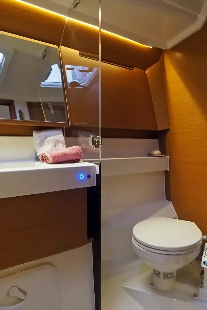 Jeanneau Sun Odyssey 410 | Evelina