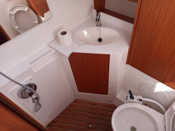 Bavaria Cruiser 46 | Hana