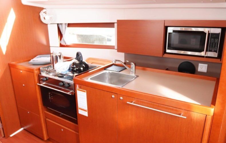 Beneteau Oceanis 38.1 | Arun