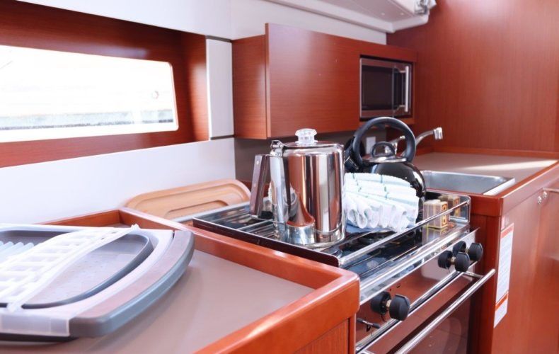 Beneteau Oceanis 38.1 | Arun