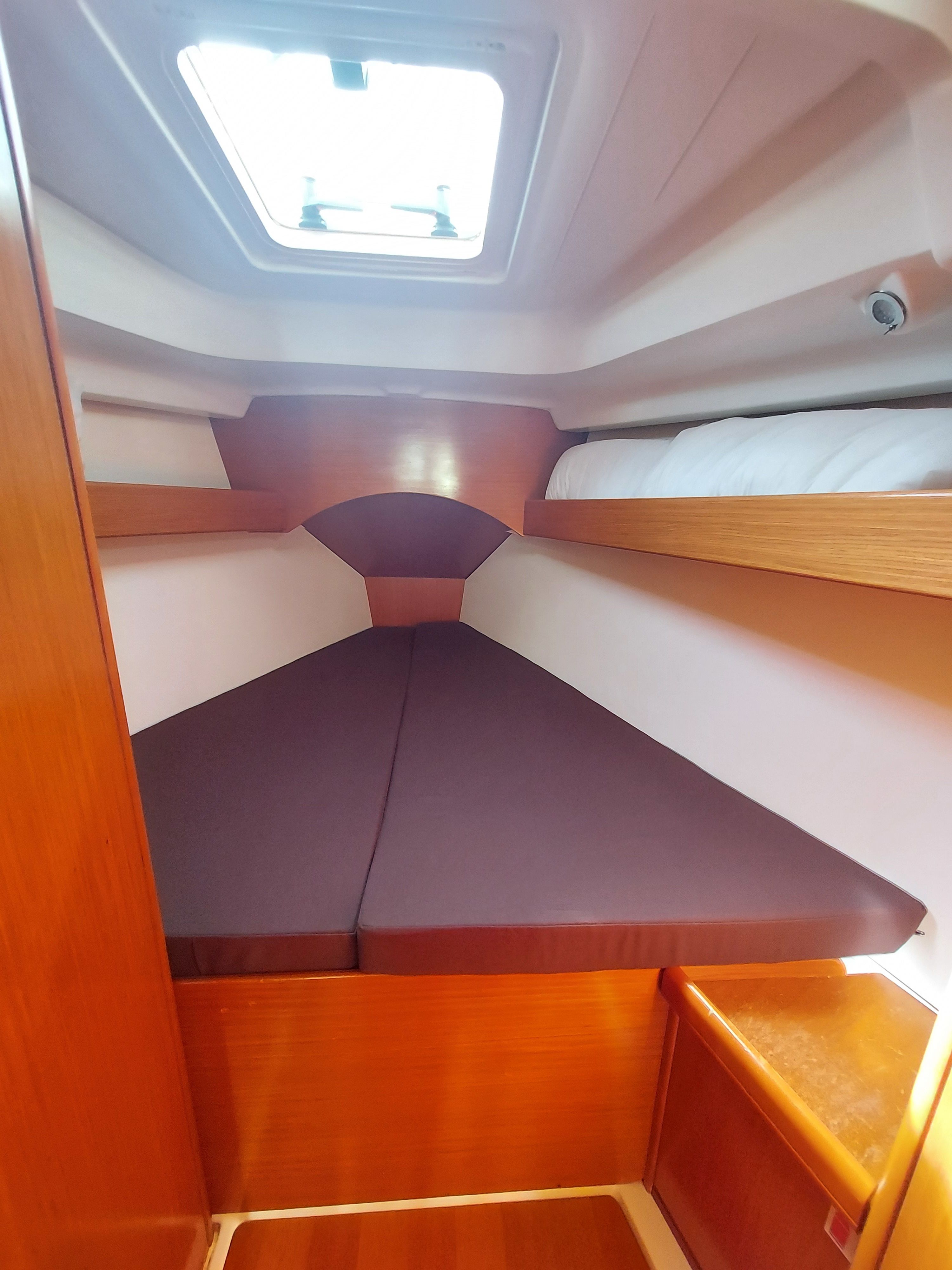Beneteau Cyclades 43.4 | Aloe Uno