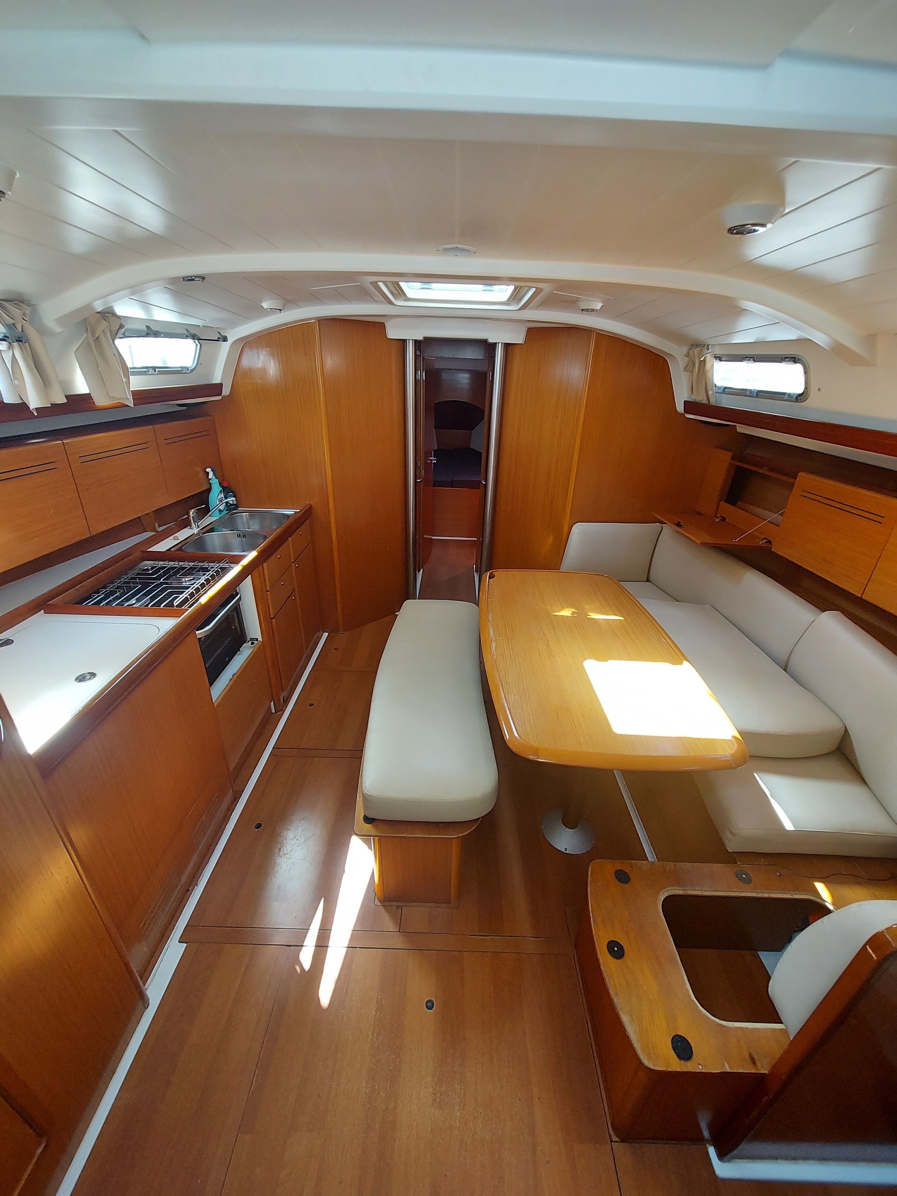 Beneteau Cyclades 43.4 | Aloe Uno