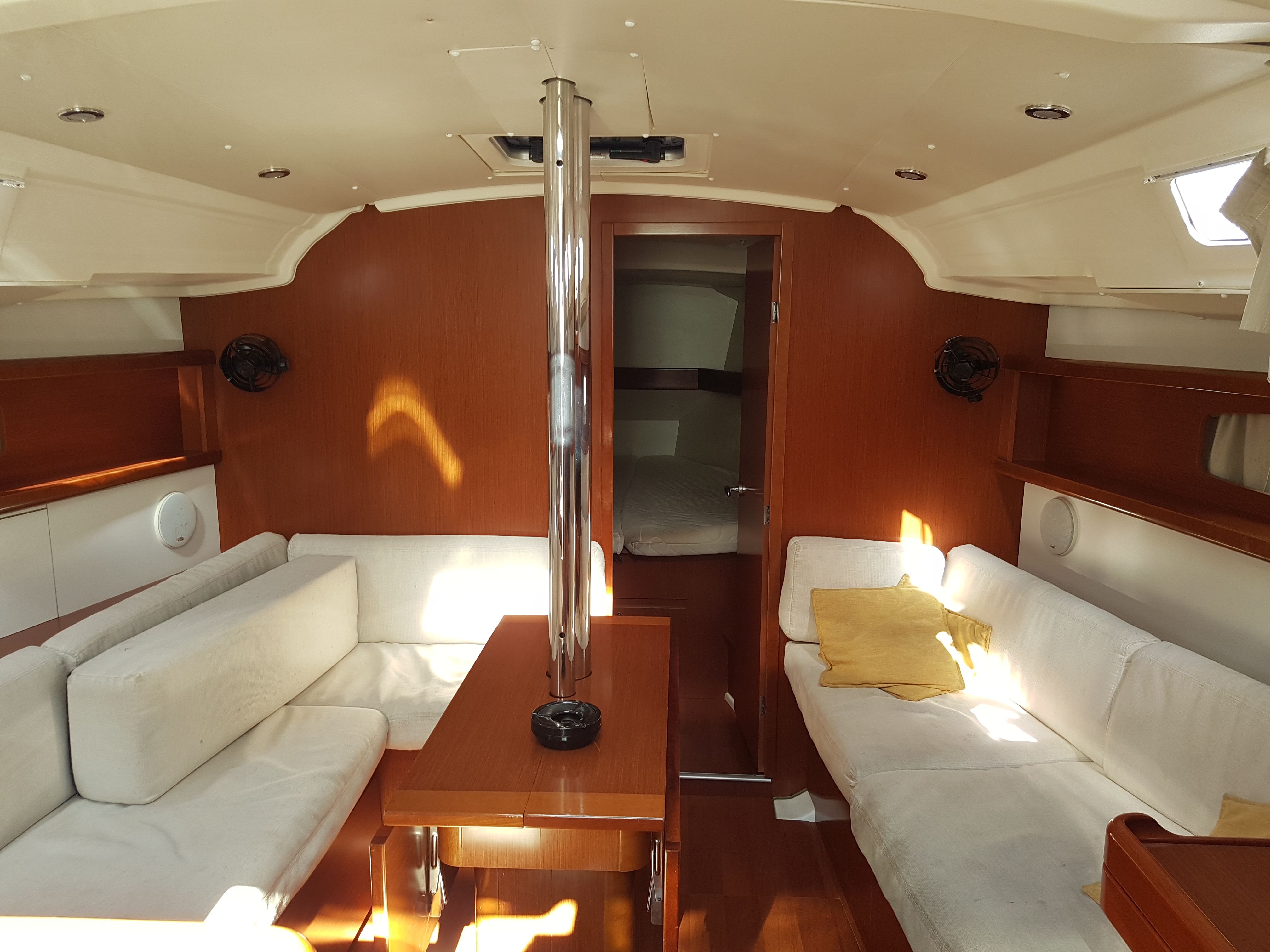 Beneteau Oceanis 37 | Boreas Dos