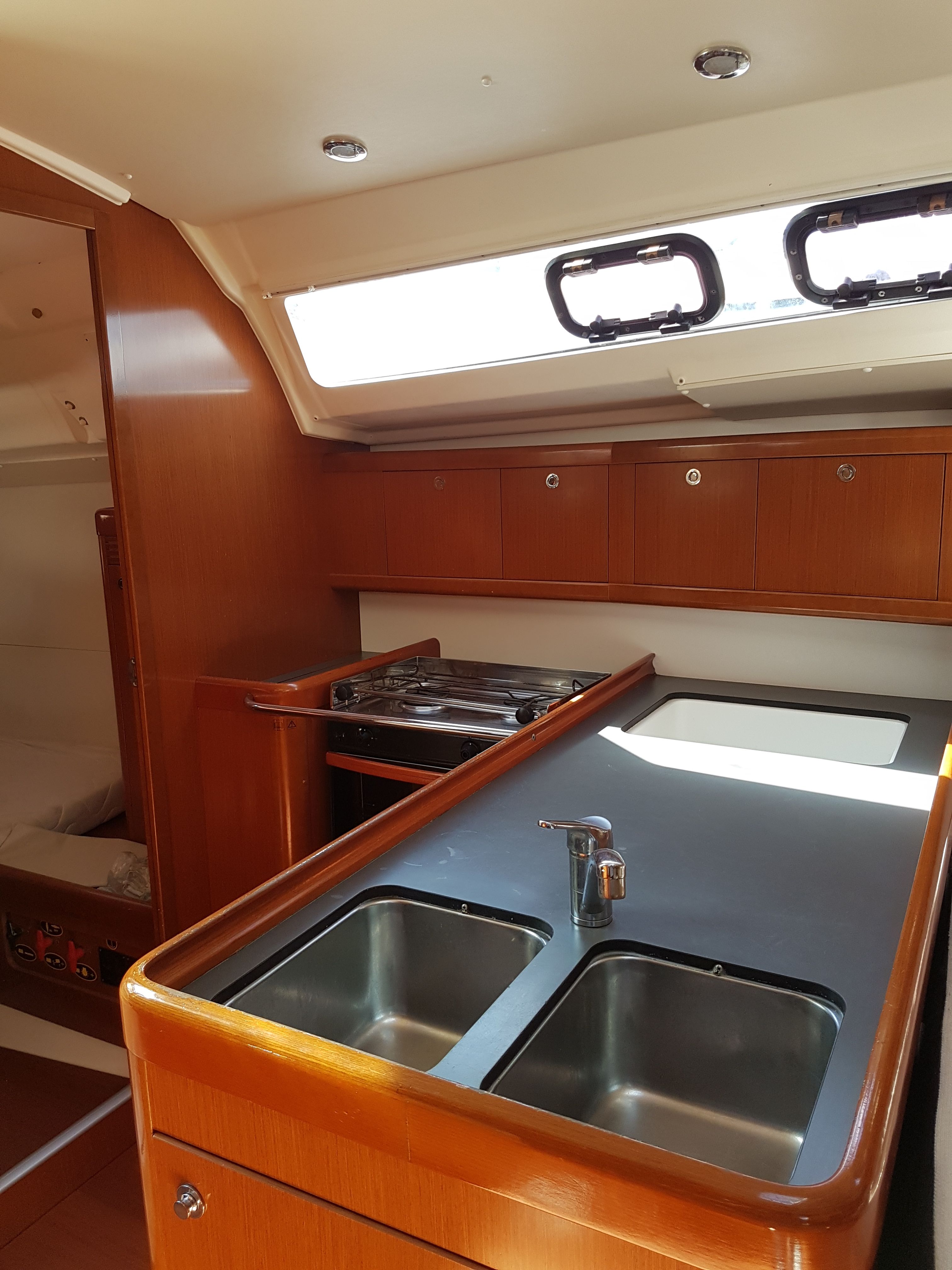 Beneteau Oceanis 37 | Boreas Dos
