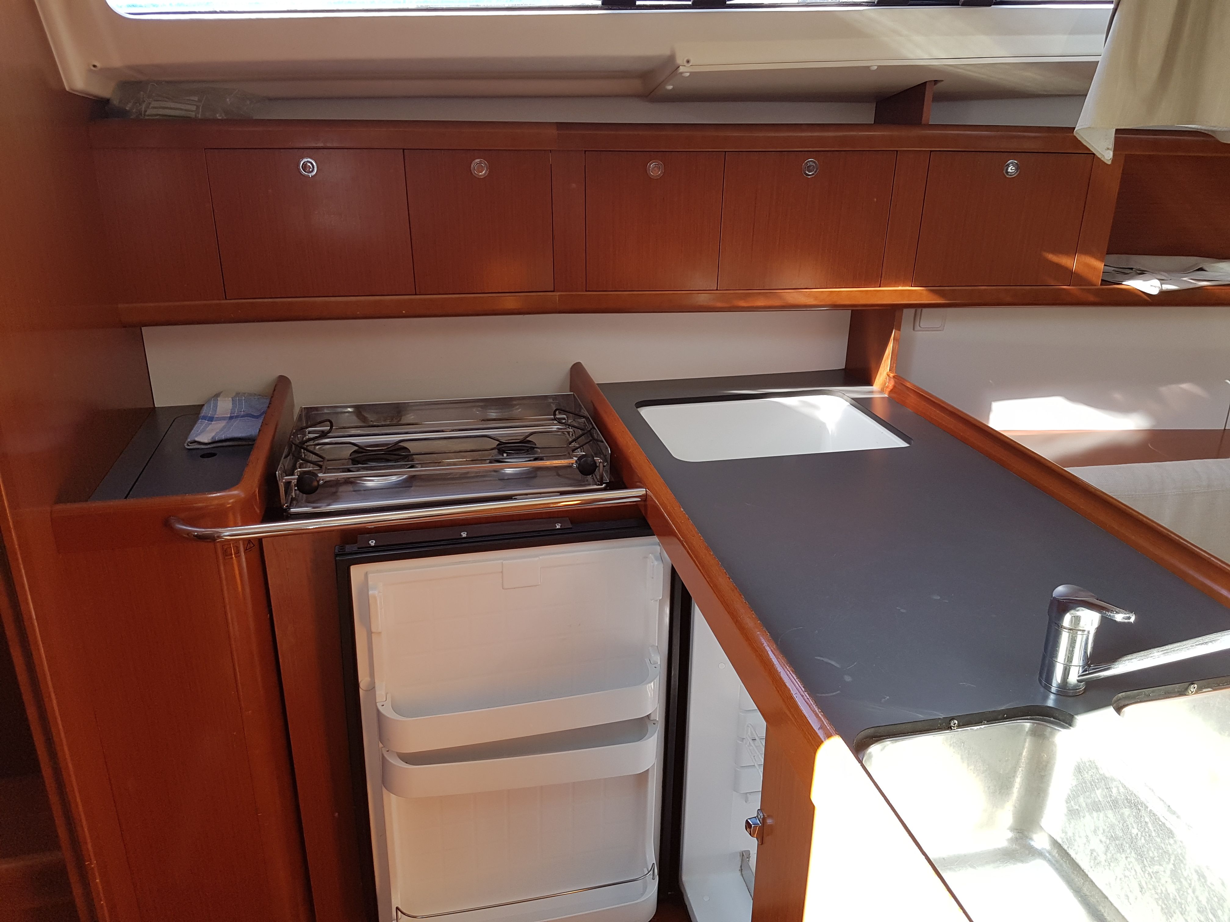 Beneteau Oceanis 37 | Boreas Dos