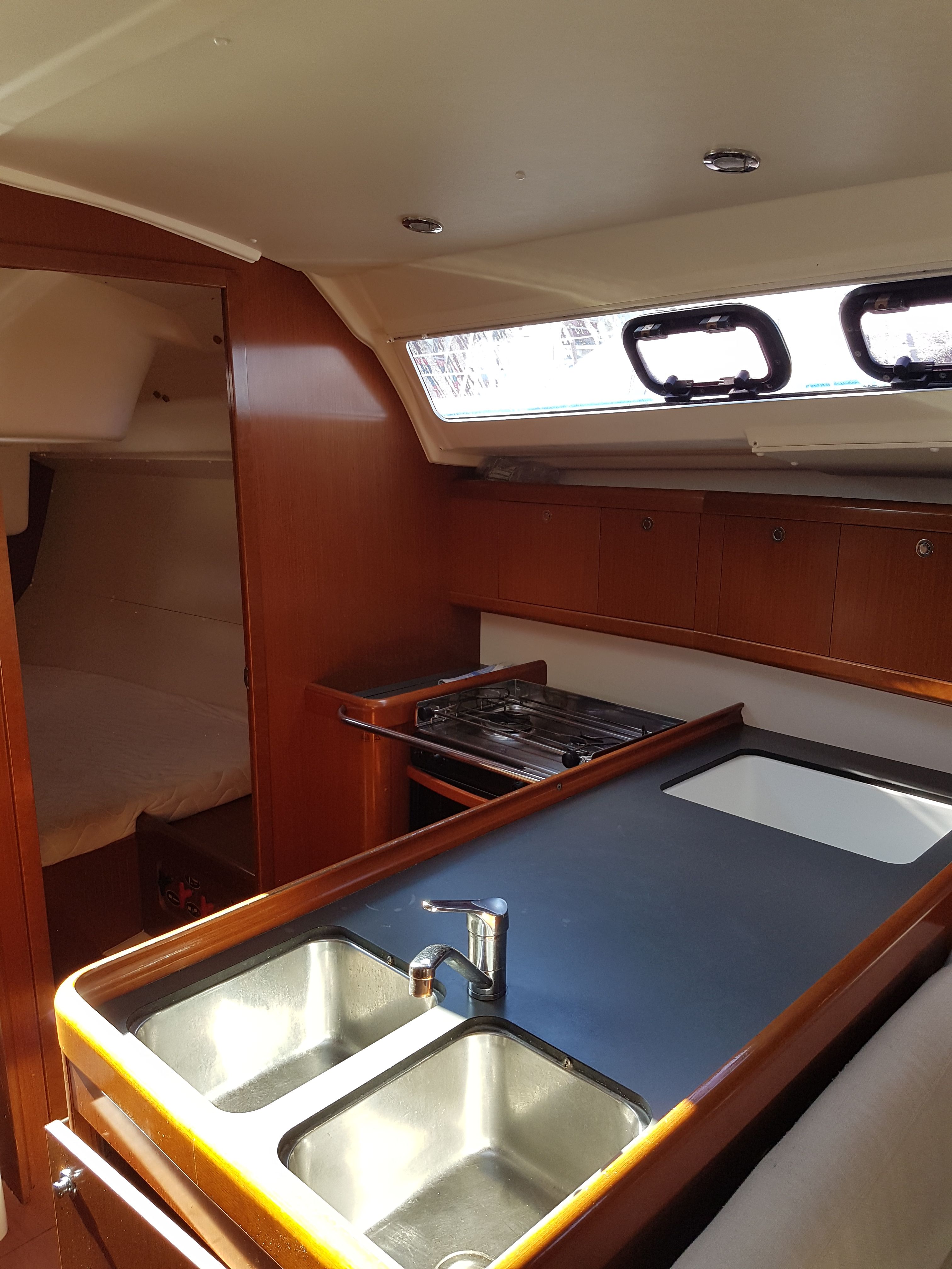 Beneteau Oceanis 37 | Boreas Dos