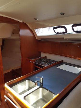 Beneteau Oceanis 37 | Boreas Dos