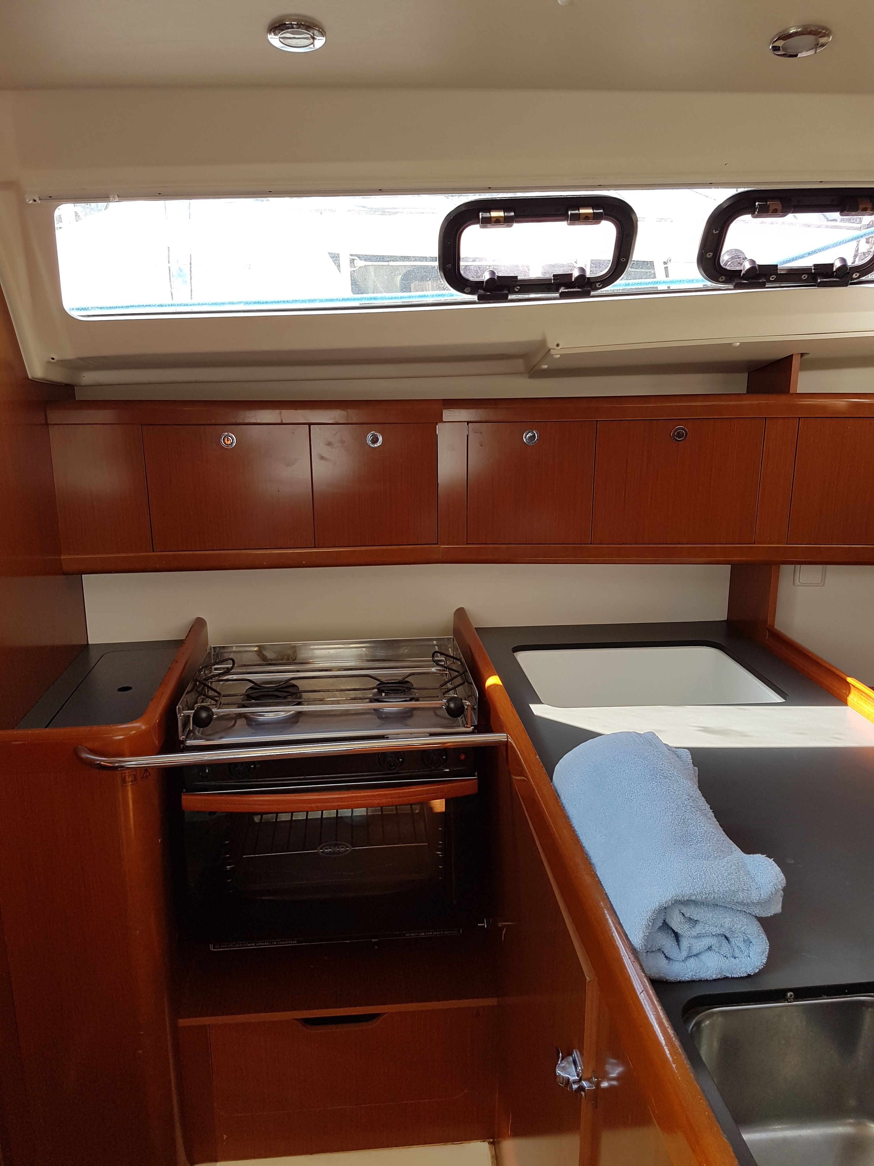 Beneteau Oceanis 37 | Boreas Dos