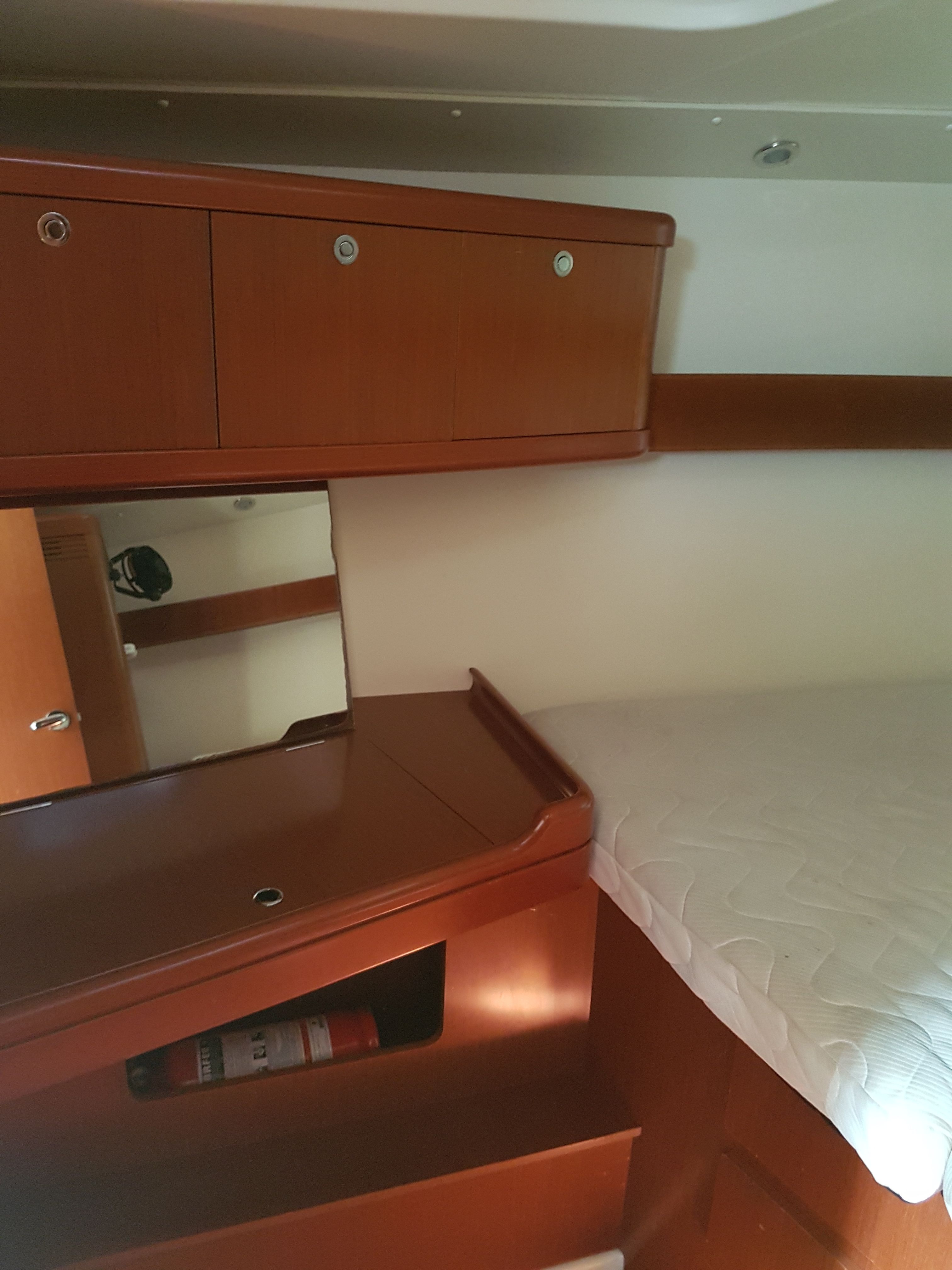 Beneteau Oceanis 37 | Boreas Dos