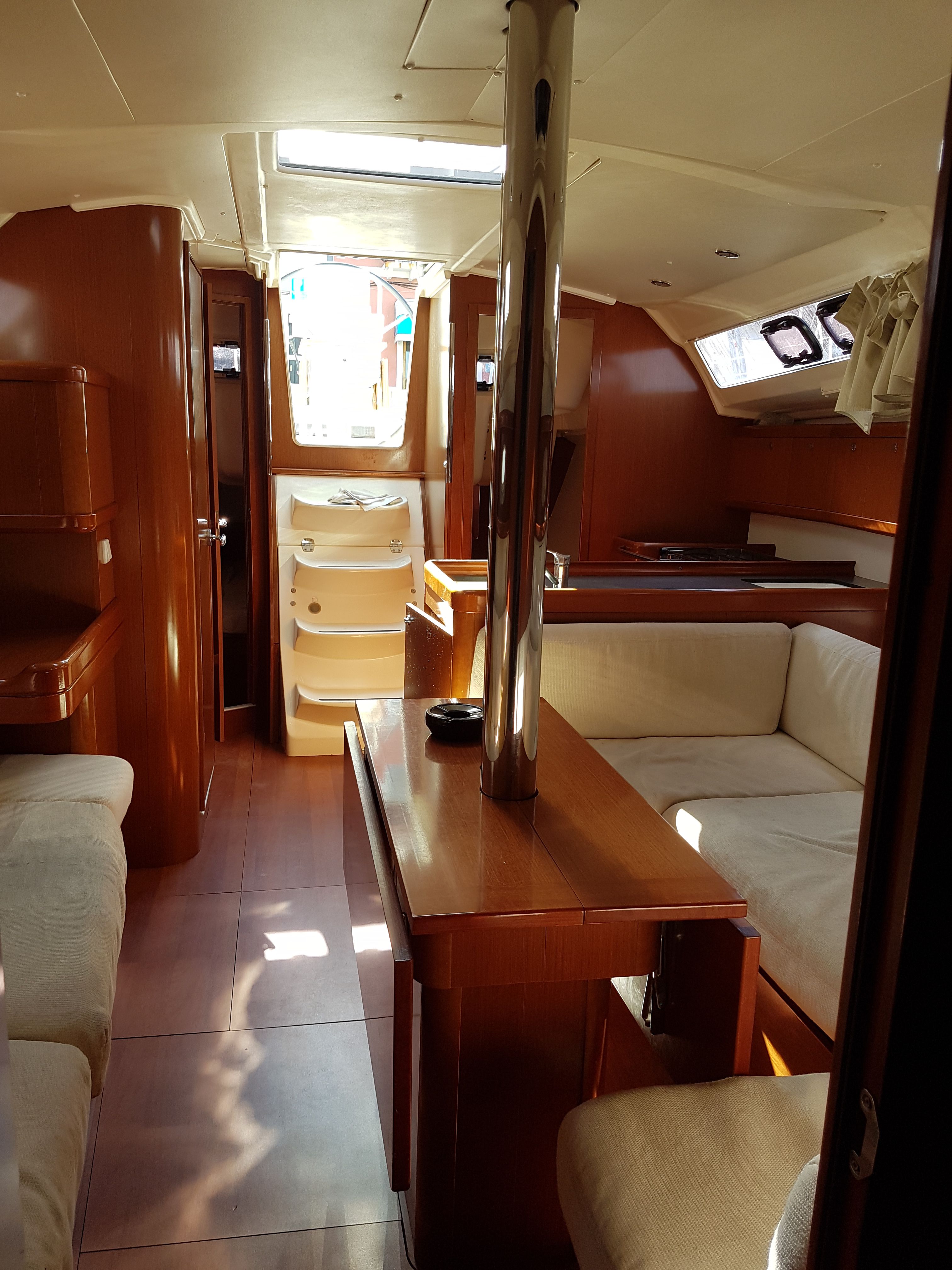 Beneteau Oceanis 37 | Boreas Dos