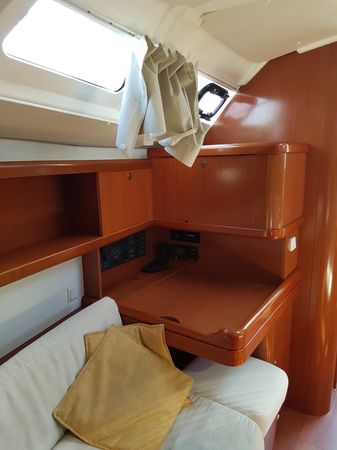 Beneteau Oceanis 37 | Boreas Dos