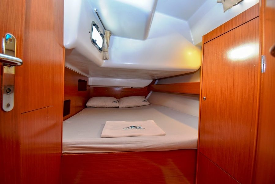 Beneteau Cyclades 43.4 | Blondie