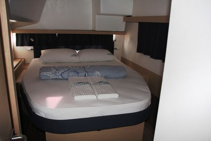 Fountaine Pajot Lucia 40 | Amber