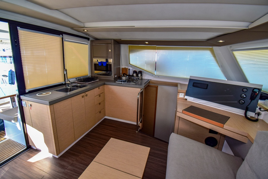 Fountaine Pajot Lucia 40 | Amber