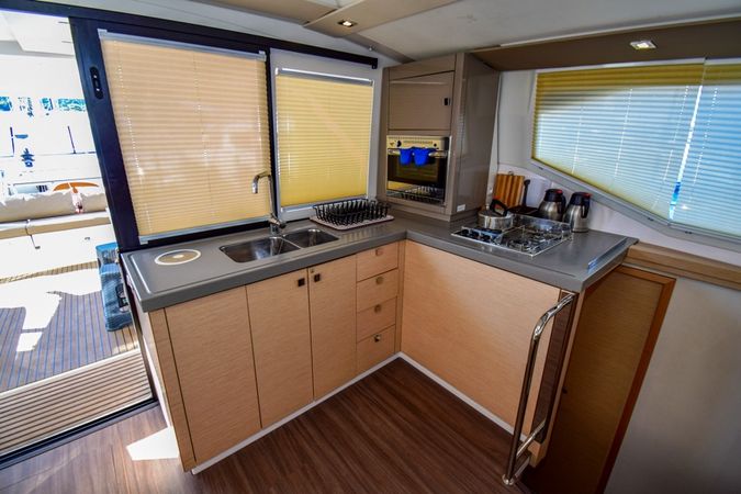 Fountaine Pajot Lucia 40 | Amber