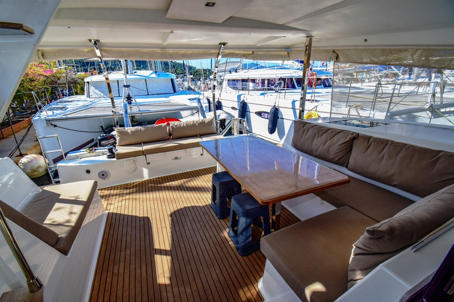 Fountaine Pajot Lucia 40 | Amber