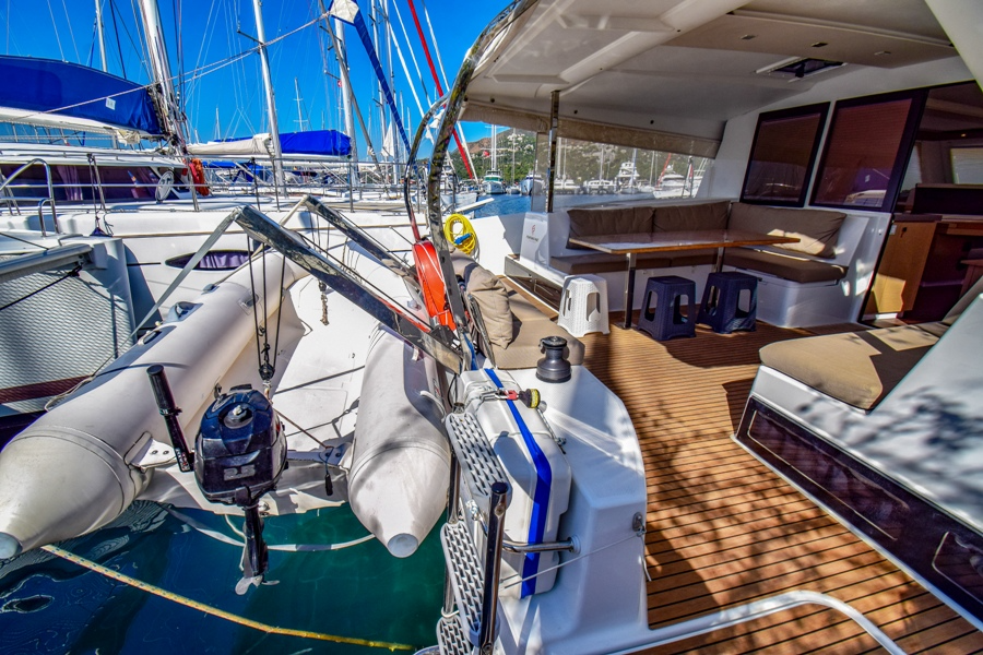 Fountaine Pajot Lucia 40 | Amber