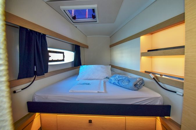 Fountaine Pajot Lucia 40 | Amber