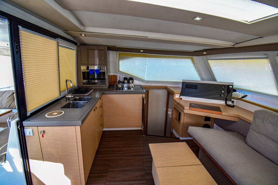 Fountaine Pajot Lucia 40 | Amber