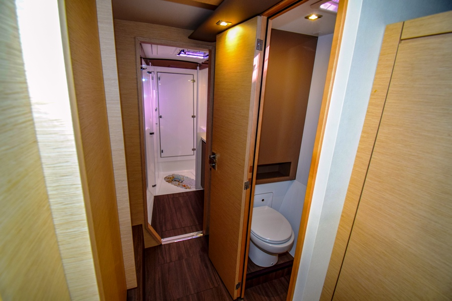 Fountaine Pajot Lucia 40 | Amber