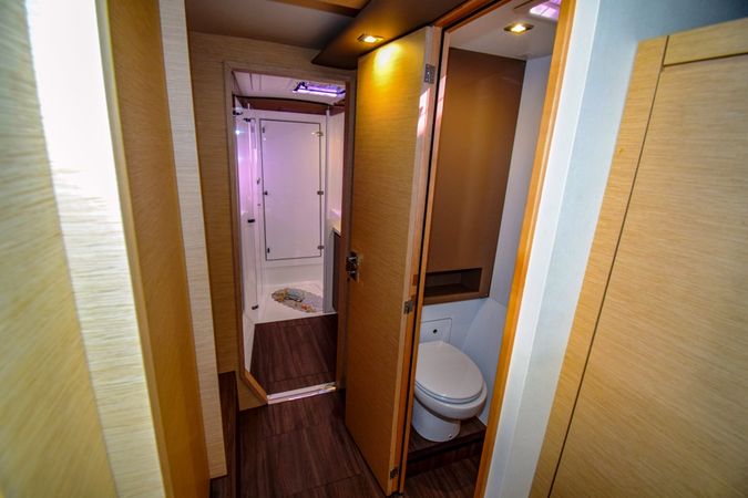 Fountaine Pajot Lucia 40 | Amber