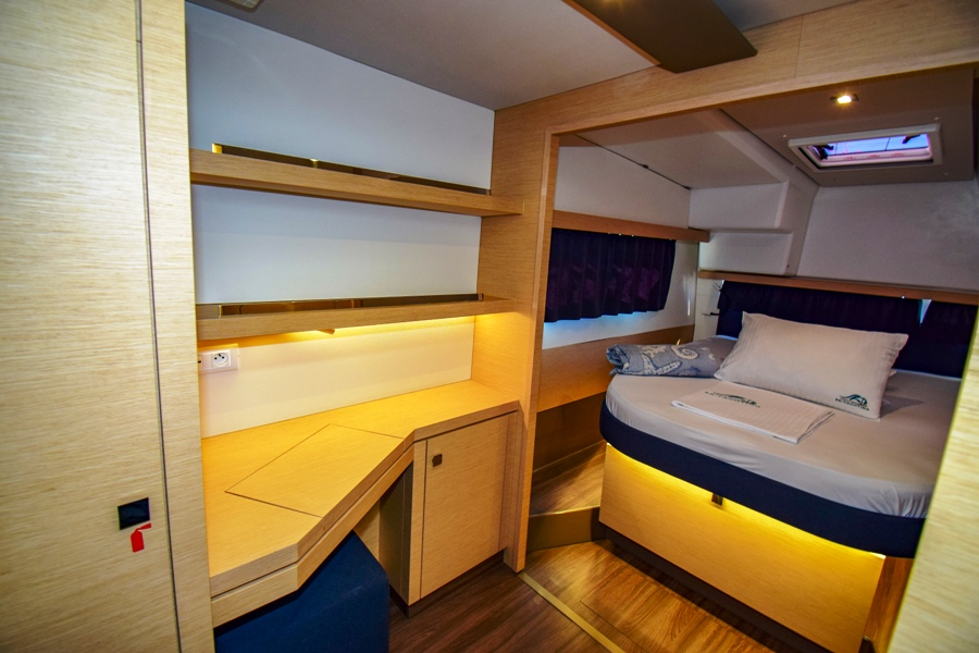 Fountaine Pajot Lucia 40 | Amber