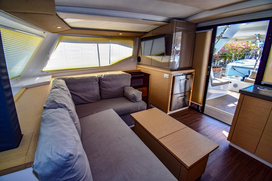 Fountaine Pajot Lucia 40 | Amber