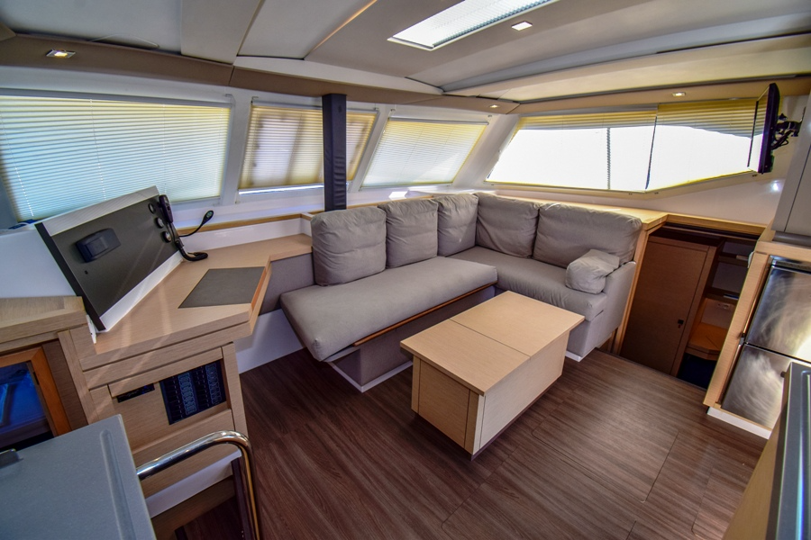 Fountaine Pajot Lucia 40 | Amber