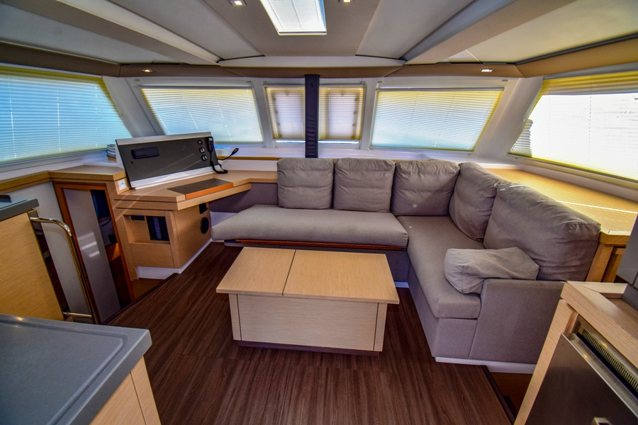 Fountaine Pajot Lucia 40 | Amber