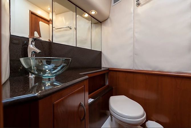 Silverton Ovation 52 | Life of Riley