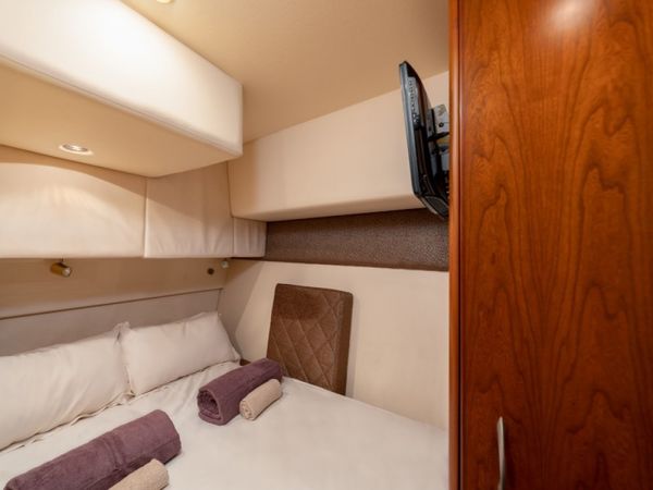 Silverton Ovation 52 | Life of Riley