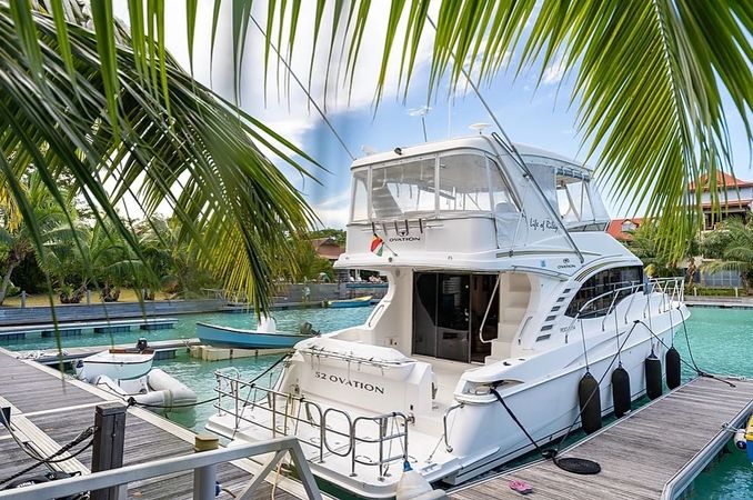 Silverton Ovation 52 | Life of Riley