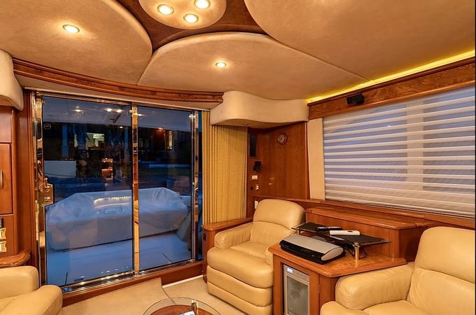 Silverton Ovation 52 | Life of Riley