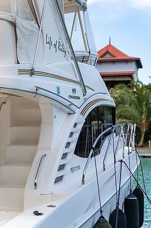 Silverton Ovation 52 | Life of Riley